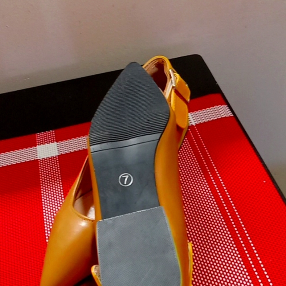 Green/Yellow Buckle Blocked Heel Shoes Size 7
